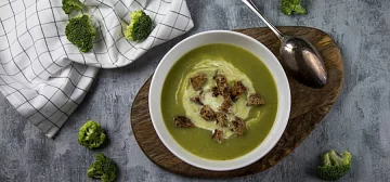 Brokolicová polévka s krutóny